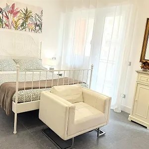 Appartamento Trastevere For You... 3 Bedrooms, Roma